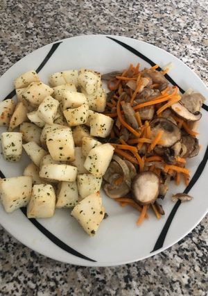 Una foto de Jibia plancha con verduras
