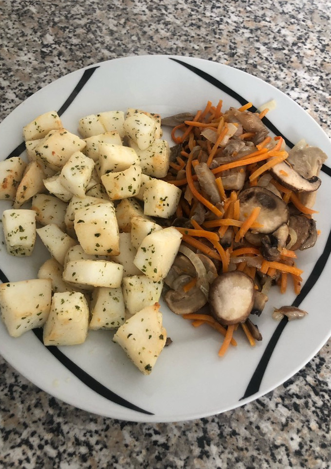 Una foto de Jibia plancha con verduras