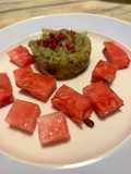 Tartare di orata con pepe rosa e anguria