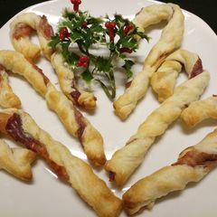 A picture of Fluffy's Festive Savoury Canes 🎄.