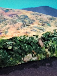 Una foto de Tortilla de espinacas con setas