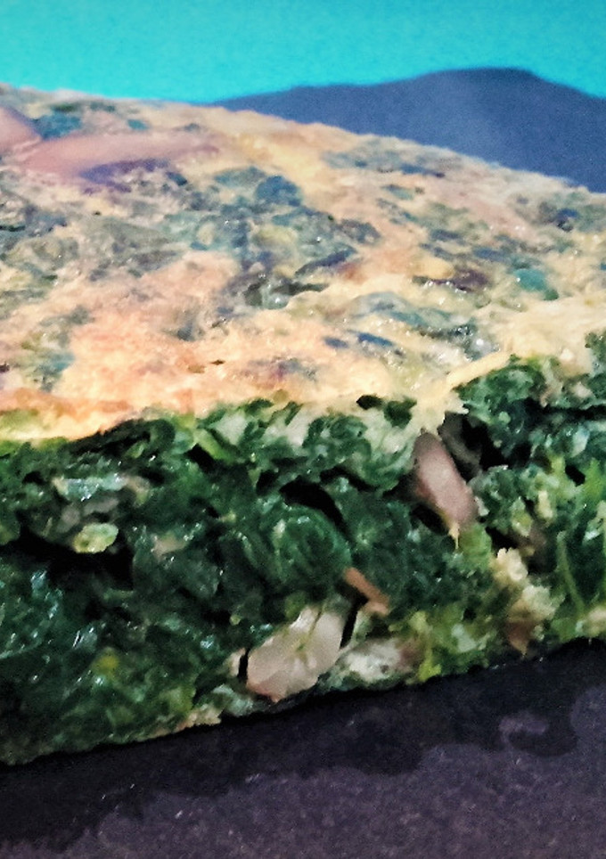 Una foto de Tortilla de espinacas con setas