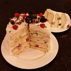 A picture of Fresh Berrie Cream Layer Cake.