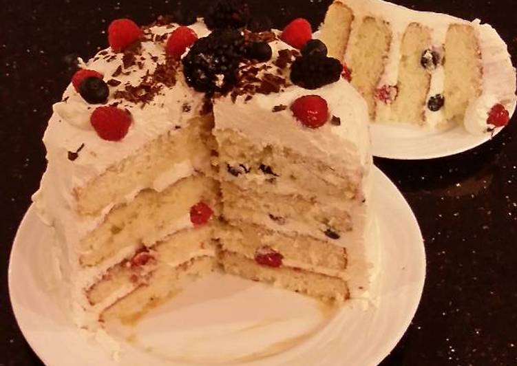 Steps to Make Speedy Fresh Berrie Cream Layer Cake