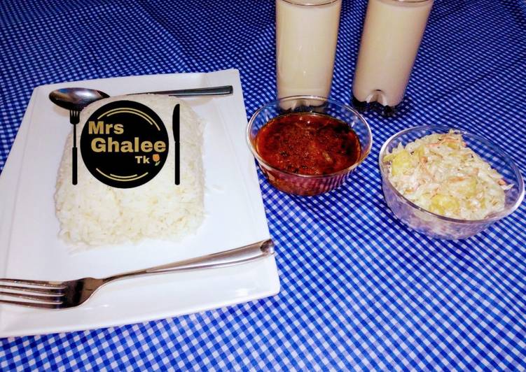 White and rice with coleslow and tigernut drink