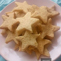 A picture of Vanilla Star Cookies.