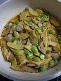 ผัดน้ำพริกกะปิหน่อไม้ สะตอ หมูสามชั้น