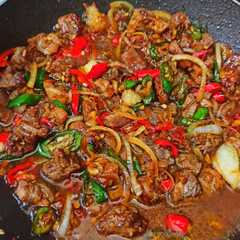 A picture of Oseng Daging Pedas.