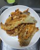 Lườn cá hồi chiên nước mắm