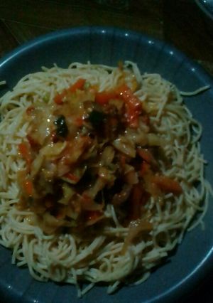 A picture of Spaghetti n cabbage sauce.