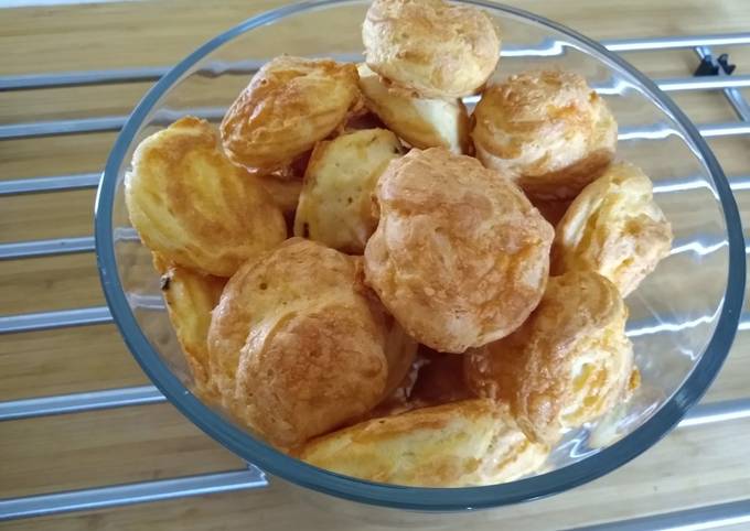 Gougères Cheese Puffs