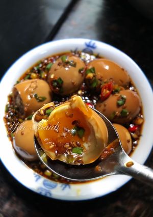 Hình của món Trứng gà ngâm nước tương.