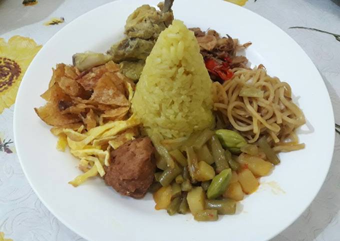 Resep 14. Nasi Kuning Magicom Anti Gagal