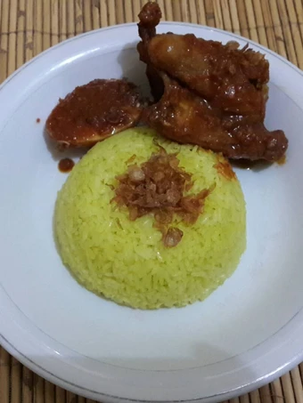 Langkah Gampang Membikin Resep  Nasi kuning masak habang ayam telur praktis (masak magic com) yang Enak, Lezat Sekali
