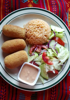 Una foto de Croquetas de papa con jamón