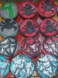 Muffins de vainilla "Hombre Araña"