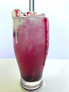 صورة لوصفة شراب التوت الازرق ممزوج بالعنب طعمه رائع 🍇