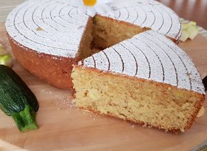 Foto di TORTA con zucchine e nocciole tostate