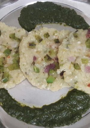 A picture of Paneer ke uttapam.