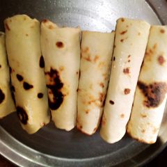 A picture of Shawarma bread.