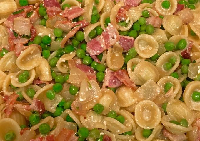 Creamy Pasta With Bacon and Peas