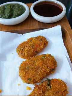 क्रिस्पी आलू कटलेट (crispy aloo cutlet recipe in Hindi) रेसिपी मुख्य फोटो