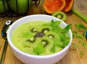 Una foto de bowl kiwi