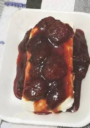 Una foto de Queso philadelphia con mermelada de fresa a lo Carmelita