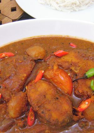 A picture of Chettinad Meen Kuzhambu.
