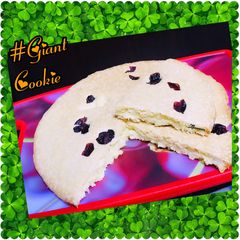 A picture of Cranberries & vanilla giant cookie.