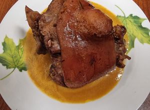 Una foto de Codillo de cerdo guisado