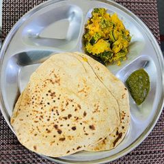 A picture of Kaddu/Pumpkin Sabji with Paratha 😋😋.