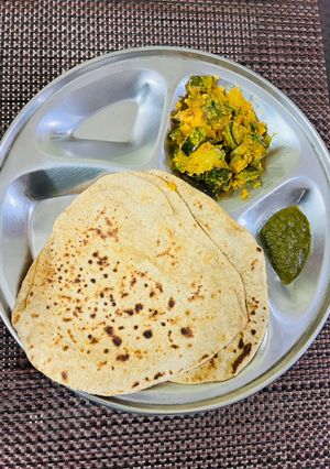 A picture of Kaddu/Pumpkin Sabji with Paratha 😋😋.