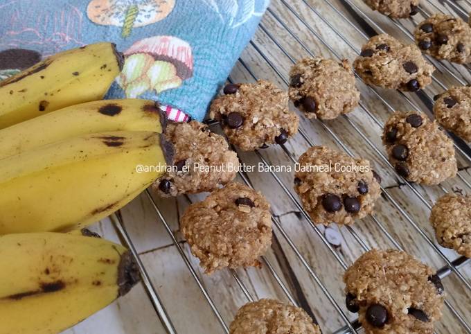 Peanut Butter Banana Oatmeal Cookies