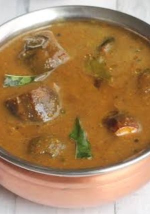A picture of Brinjal Curry/Ennai Kathirikai Kuzhambu🍆.