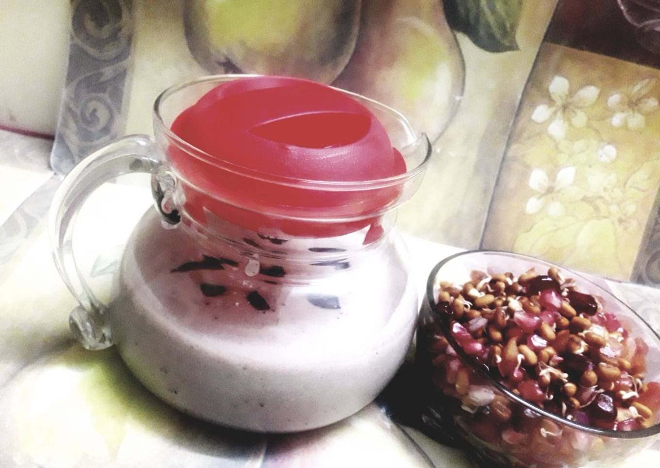 Fruit Smoothie & sprout salad