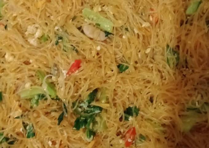 Bagaimana cara memasak Bihun Goreng yang gurih