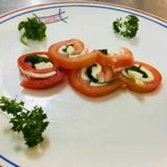 A picture of Insalata caprese salad.