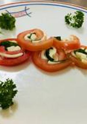 A picture of Insalata caprese salad.