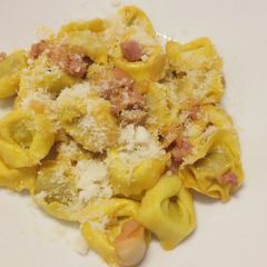 A picture of Tortellini alla boscaiola.