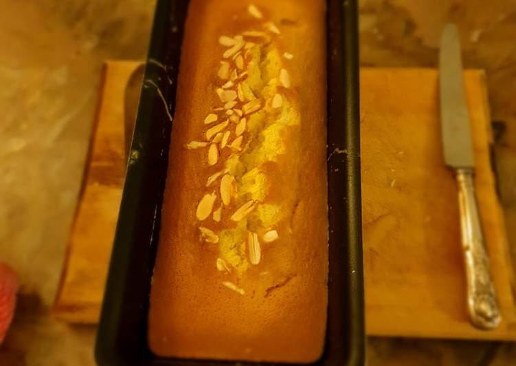 Simple almond cake