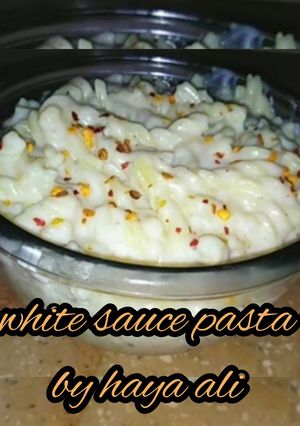 A picture of White sauce pasta.