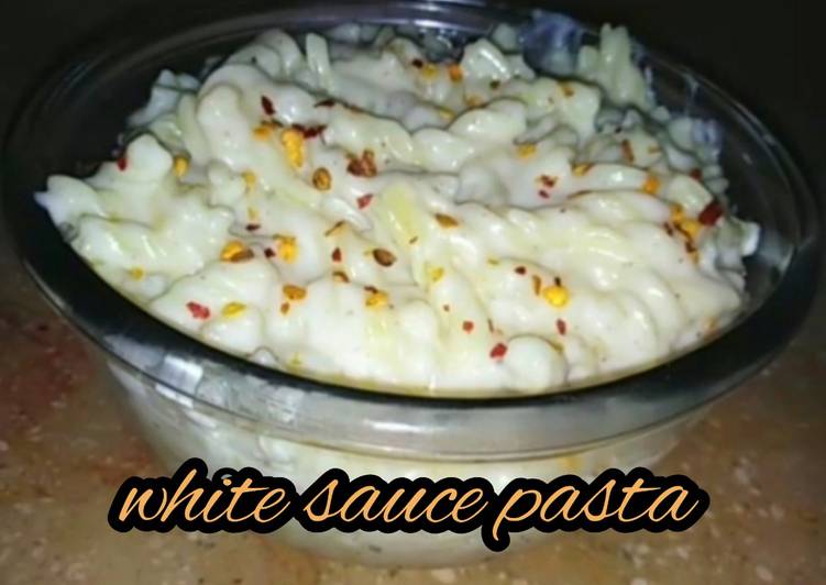 White sauce pasta