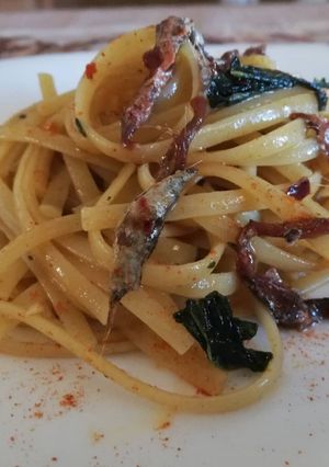 A picture of Linguine with Anchovies in Oil, Garlic, and Chili Pepper.