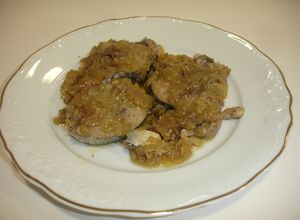 Una foto de Melva encebollada