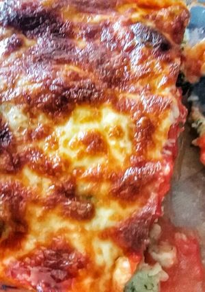 Una foto de Ñoquis de Espinaca gratinados con tomate🍅 albahaca🌿y queso 🧀