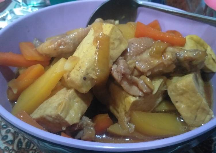 Semur ATWK (ayam tahu wortel kentang)