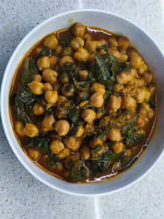 Una foto de Garbanzos con espinacas
