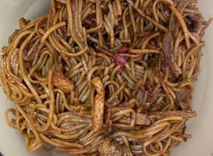 Foto principal de Noodle con carne y verduras al wok