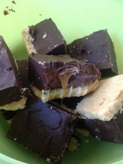 Foto resep Oozing Caramel Slice